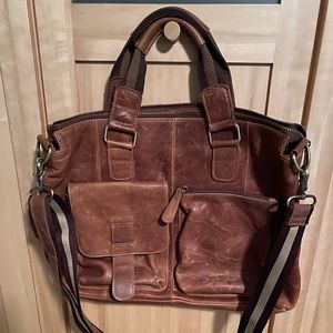 Leather laptop bag with vintage feel!